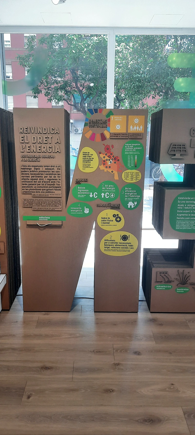 Detalle de Stand sobre el consumo energético realizado por A-System