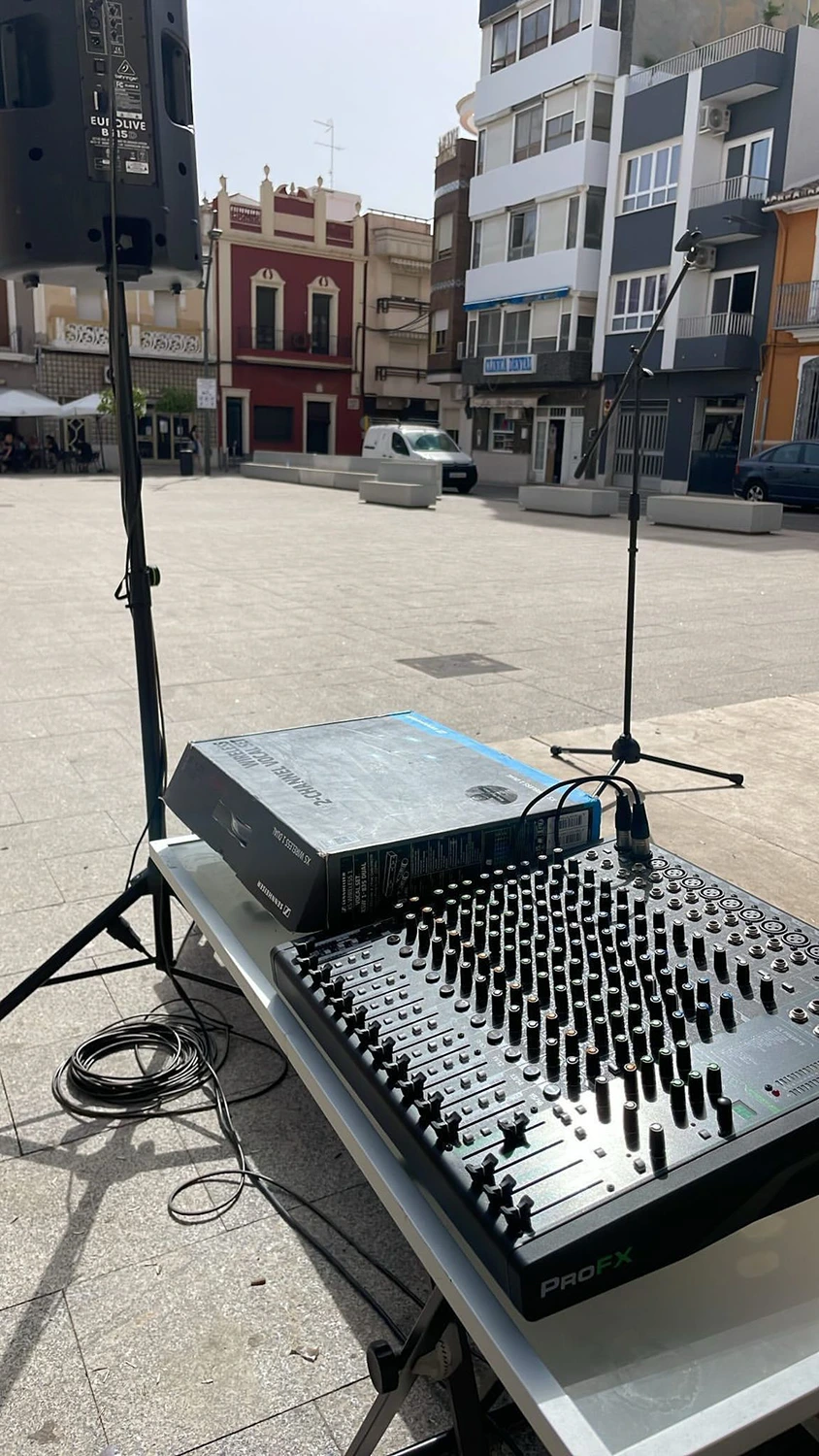 Mesa de sonido para evento en exterior