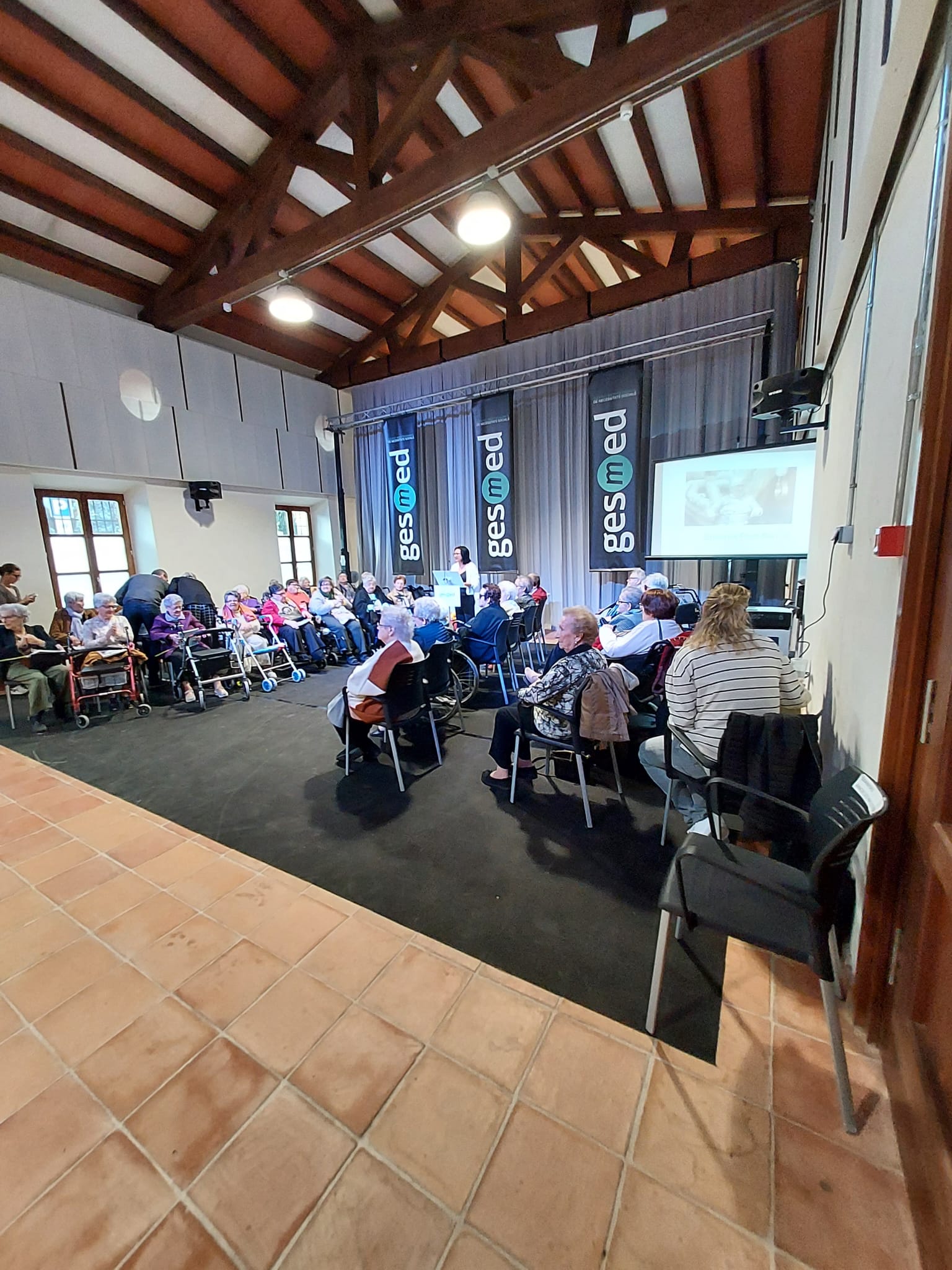 Trabajo de A-System en Gesmed imagen lateral