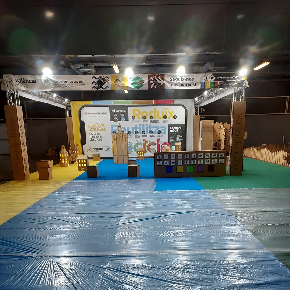 Vista frontal del stand del Ayuntamiento de Valencia en la feria Expojove